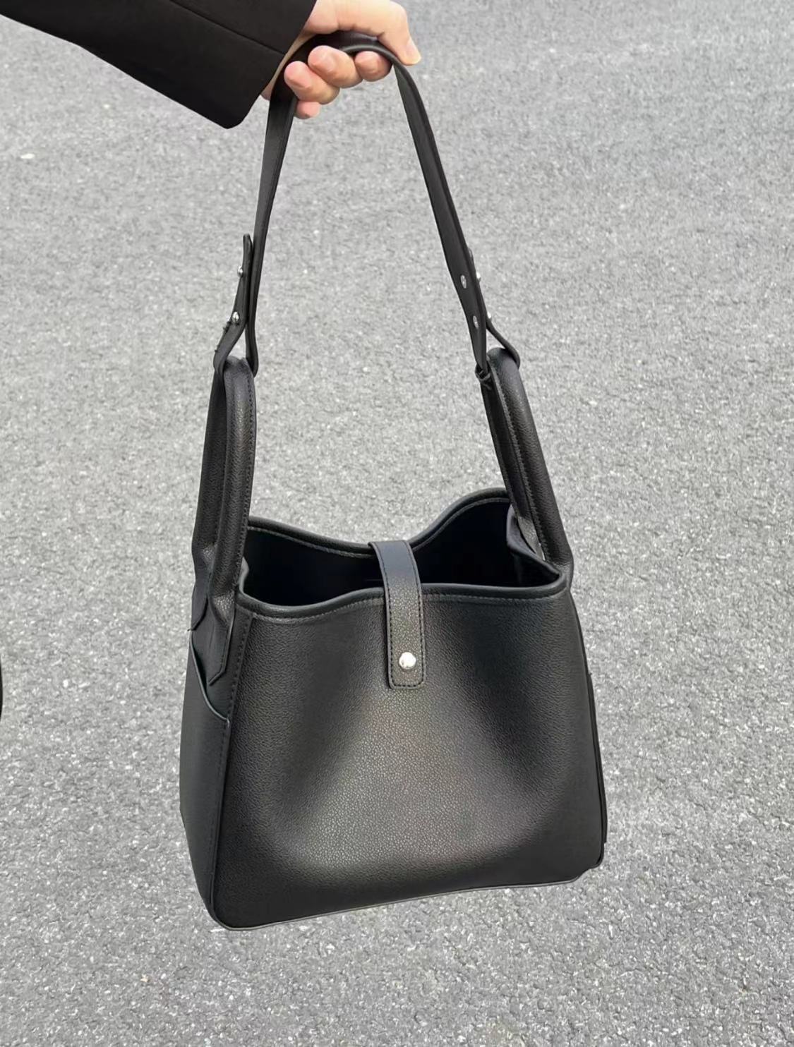 【 Leather LD Bucket】Shoulder bag-Buy 1 bag get pony+1 coin purse