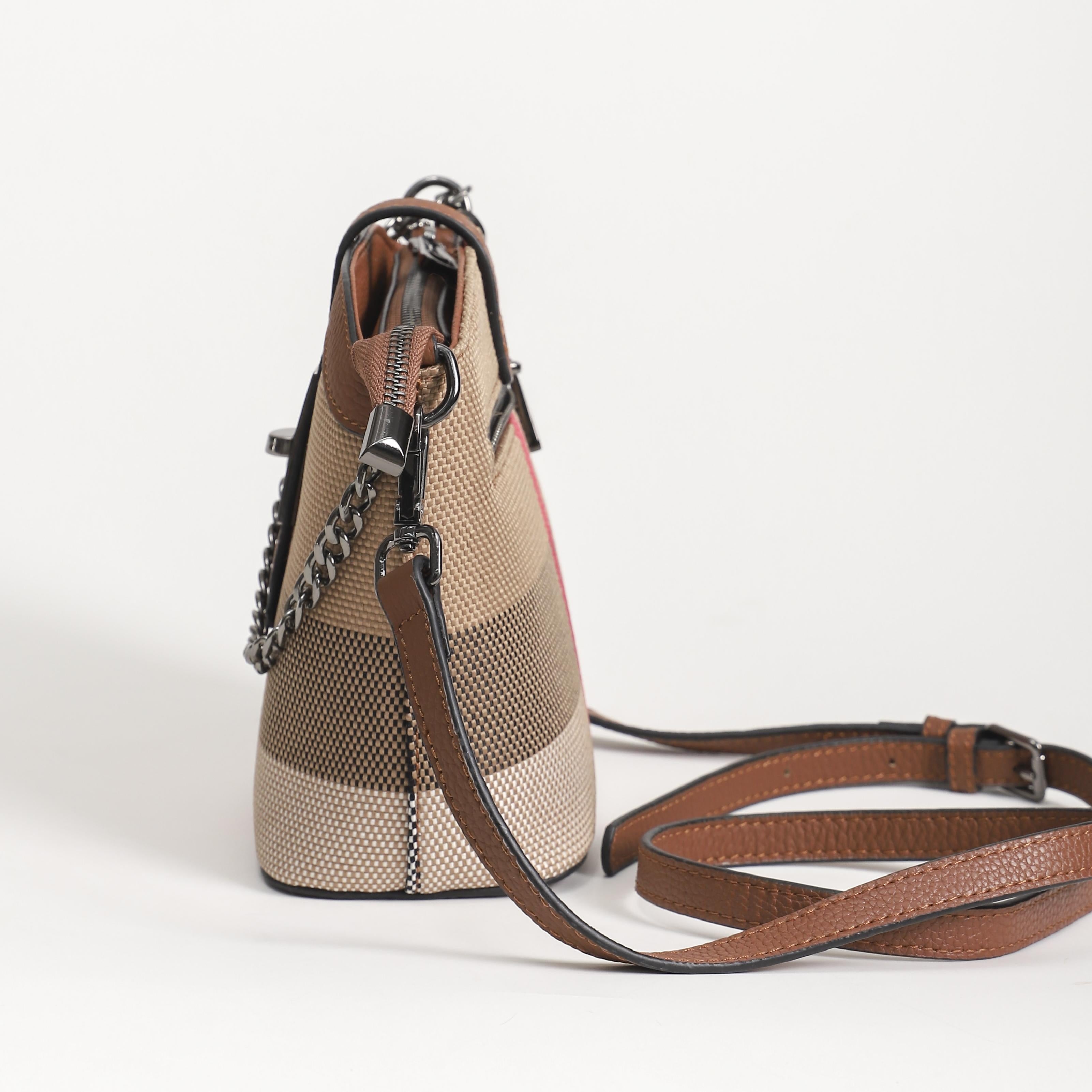 【Chain Bucket】Cute Cellphone Crosbody bag L 3.94" , W 6.7" , H 7.09"-buy 1 get 1 pony and 1 coins purse