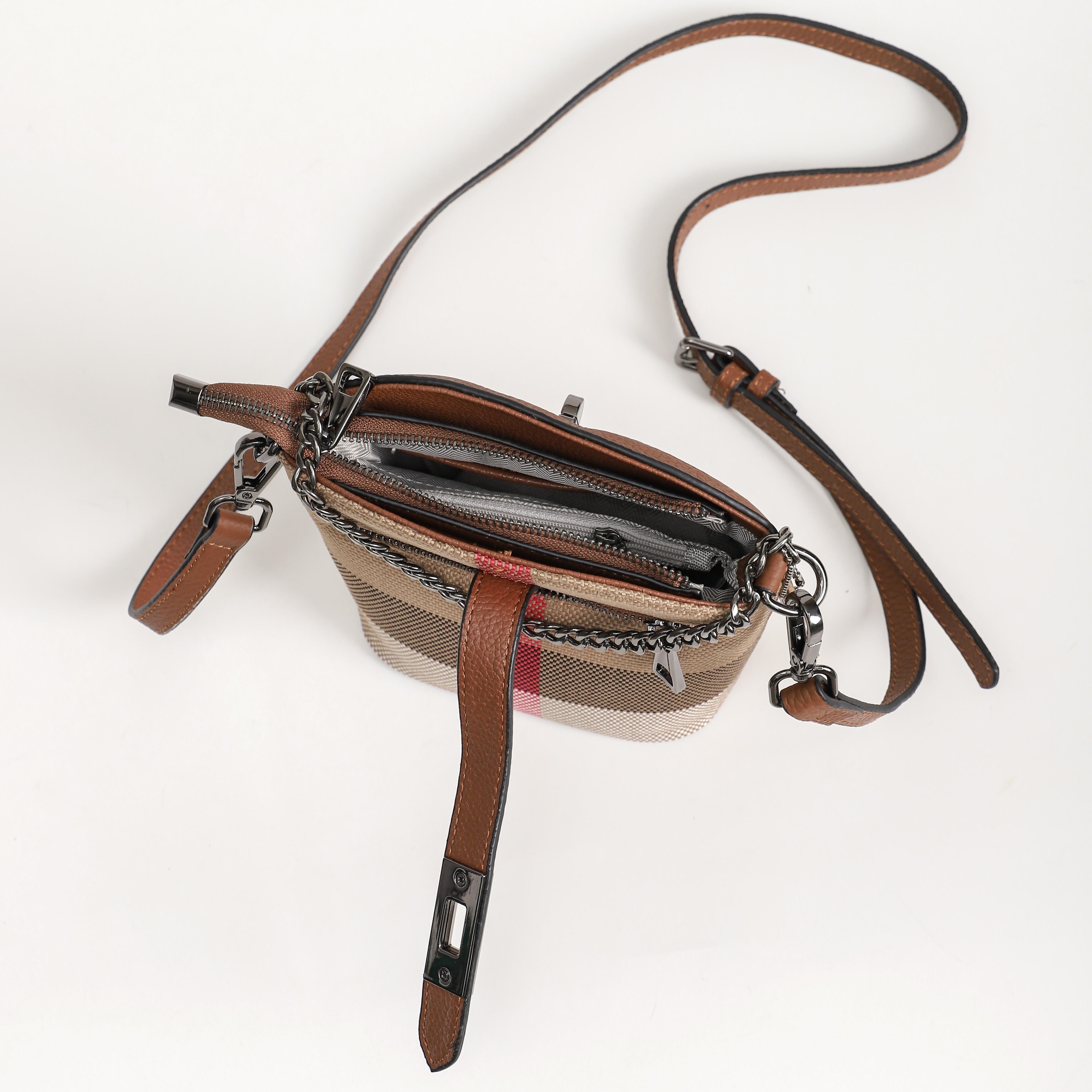 【Chain Bucket】Cute Cellphone Crosbody bag L 3.94" , W 6.7" , H 7.09"-buy 1 get 1 pony and 1 coins purse