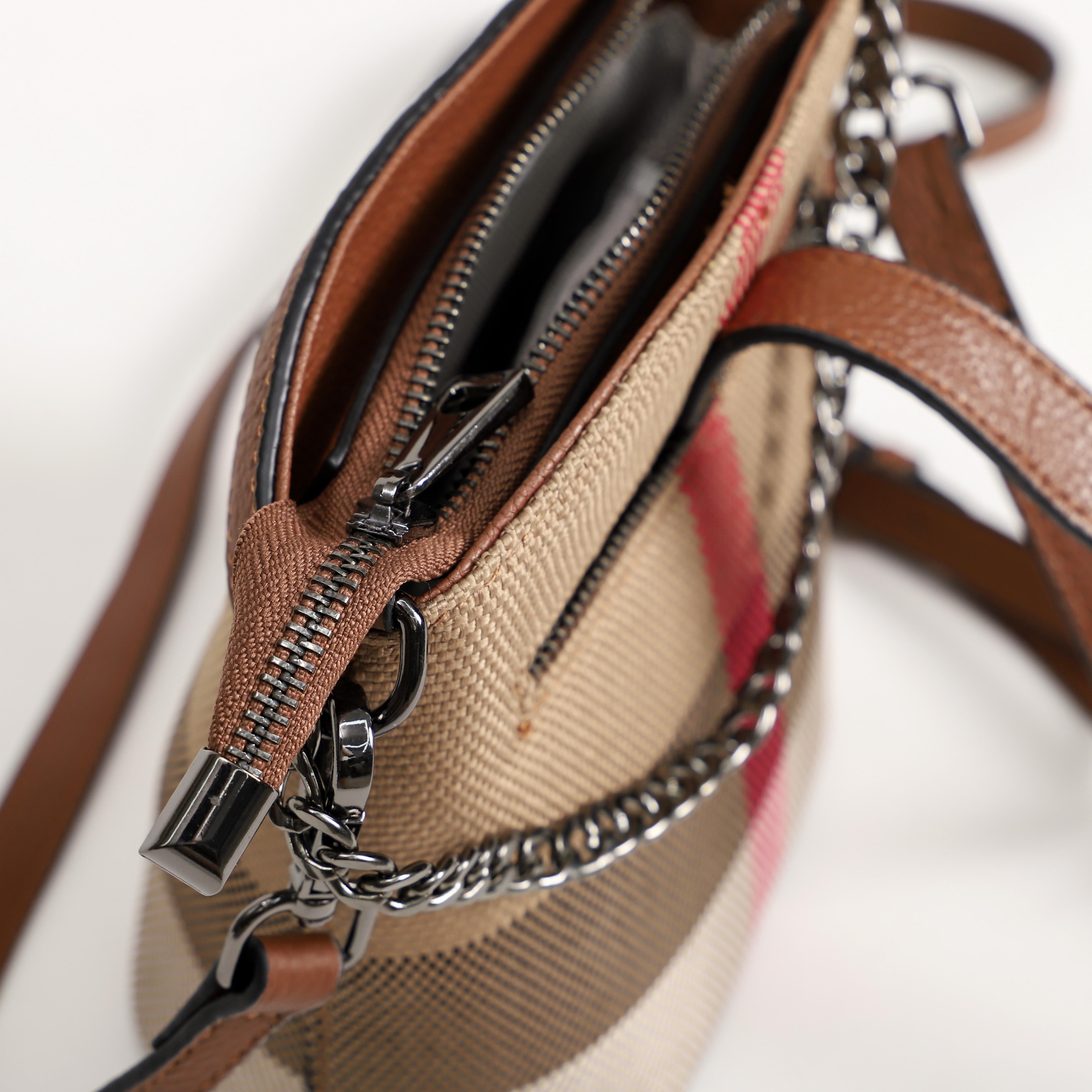 【Chain Bucket】Cute Cellphone Crosbody bag L 3.94" , W 6.7" , H 7.09"-buy 1 get 1 pony and 1 coins purse