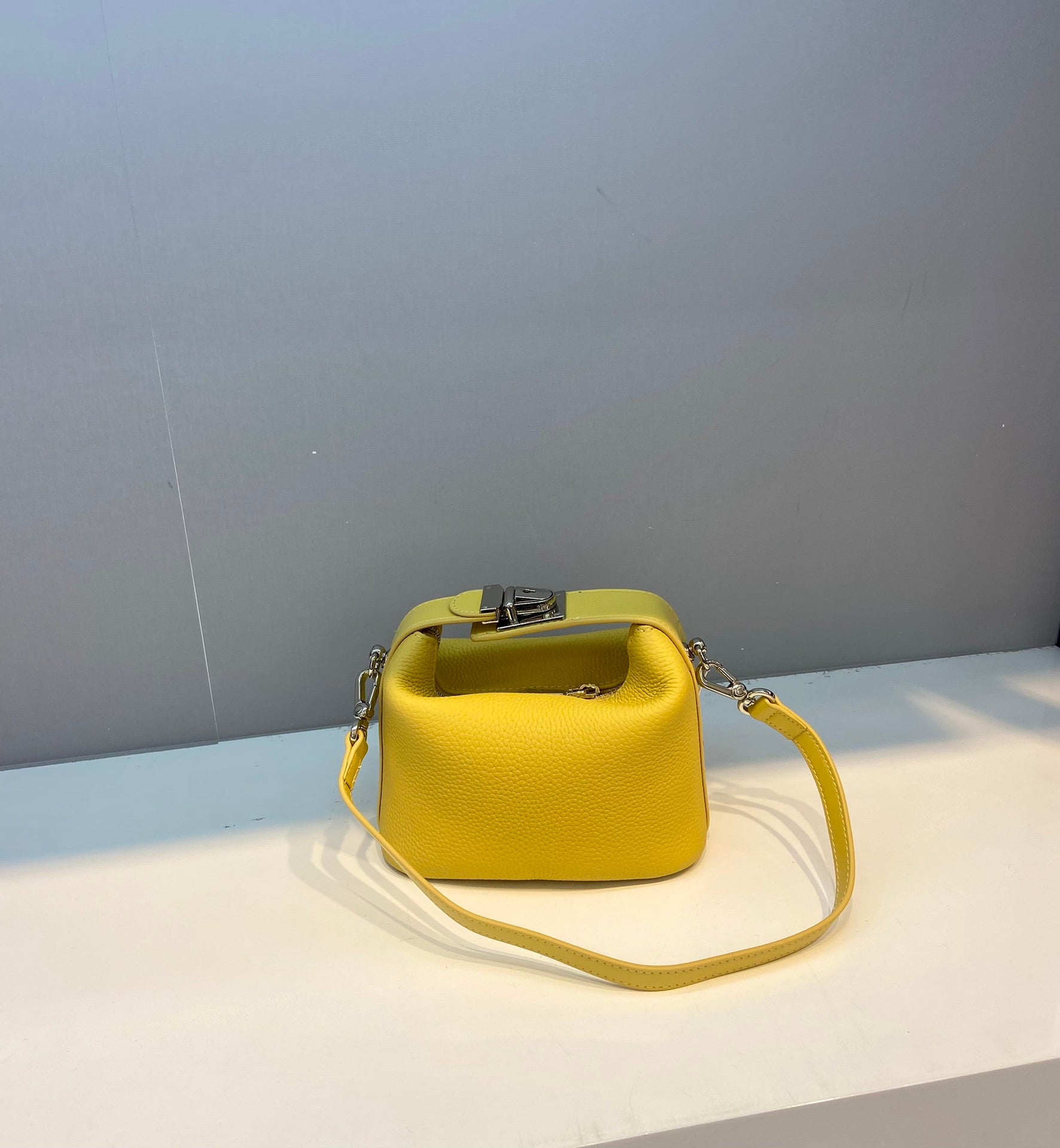 【Gummy bag】Mini Box Handbag Crossbody Bag,buy 1 get 1 pony and 1 headband