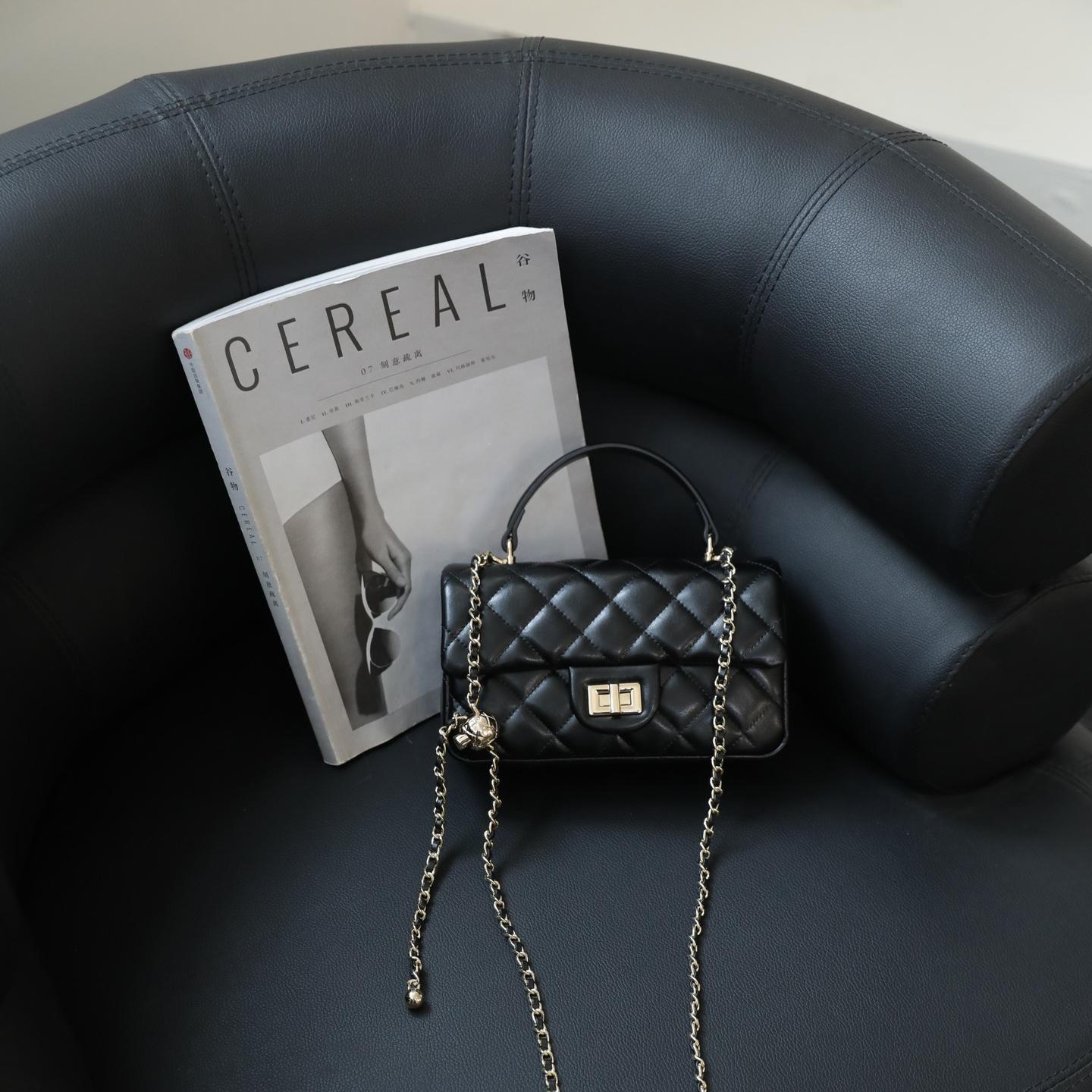 【C Bag】Quilted Handle Crossbody Bag,buy 1 get 1 pony and 1 headband