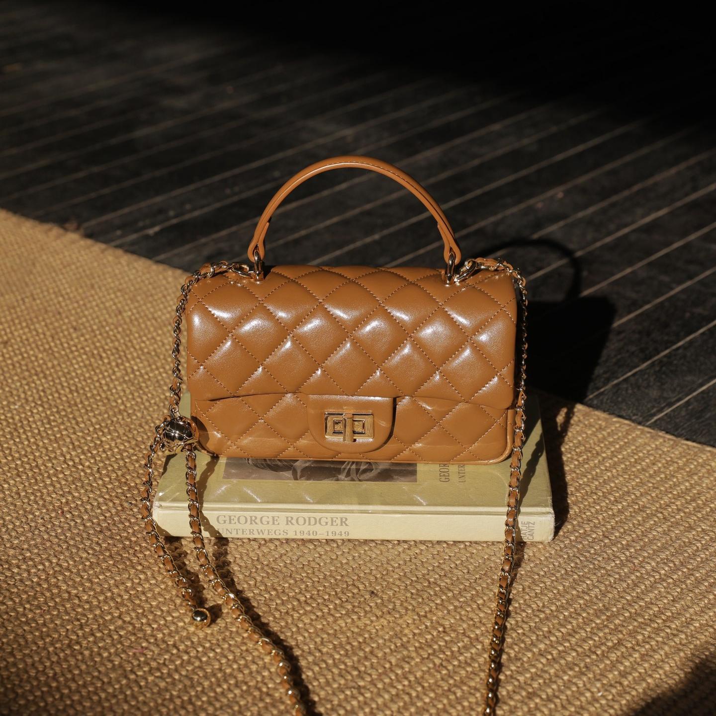 【C Bag】Quilted Handle Crossbody Bag,buy 1 get 1 pony and 1 headband