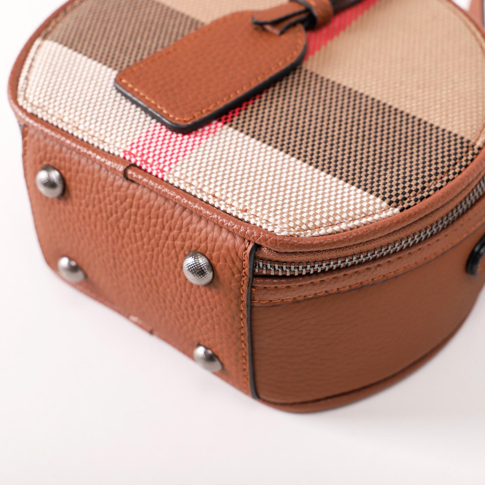 【Round Box】--Checkered  Handle Crossbody Bag  L 7.09" , W 3.55" , H 6.3"--，buy 1 get 1 pony and 1 headband